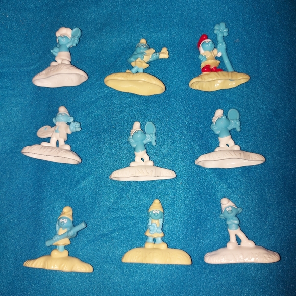 **3 Listings $30** 9 Smurf figurines - Picture 1 of 1